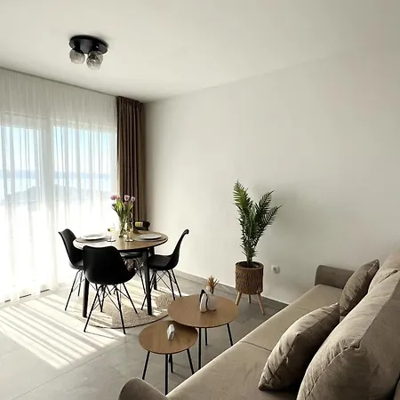 Апартаменти Morelux Ini Макарська